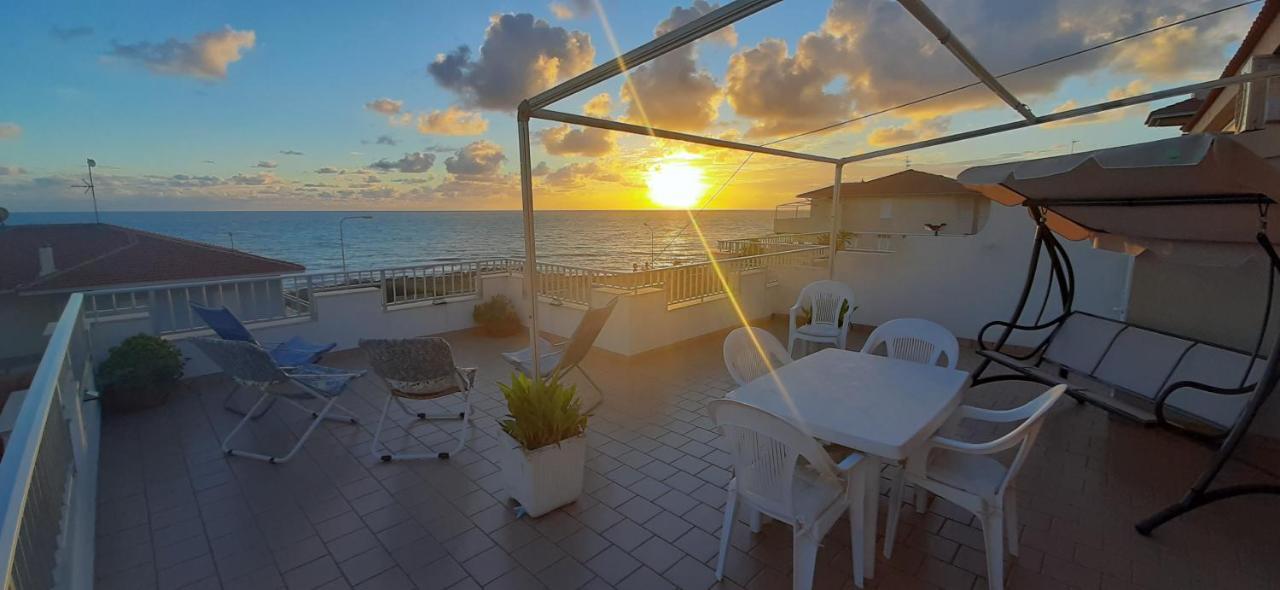 Attico Bellavista Villa Marina di Ragusa Buitenkant foto